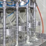 តើម៉ាស៊ីនបំពេញបាតឡើងជាអ្វី?